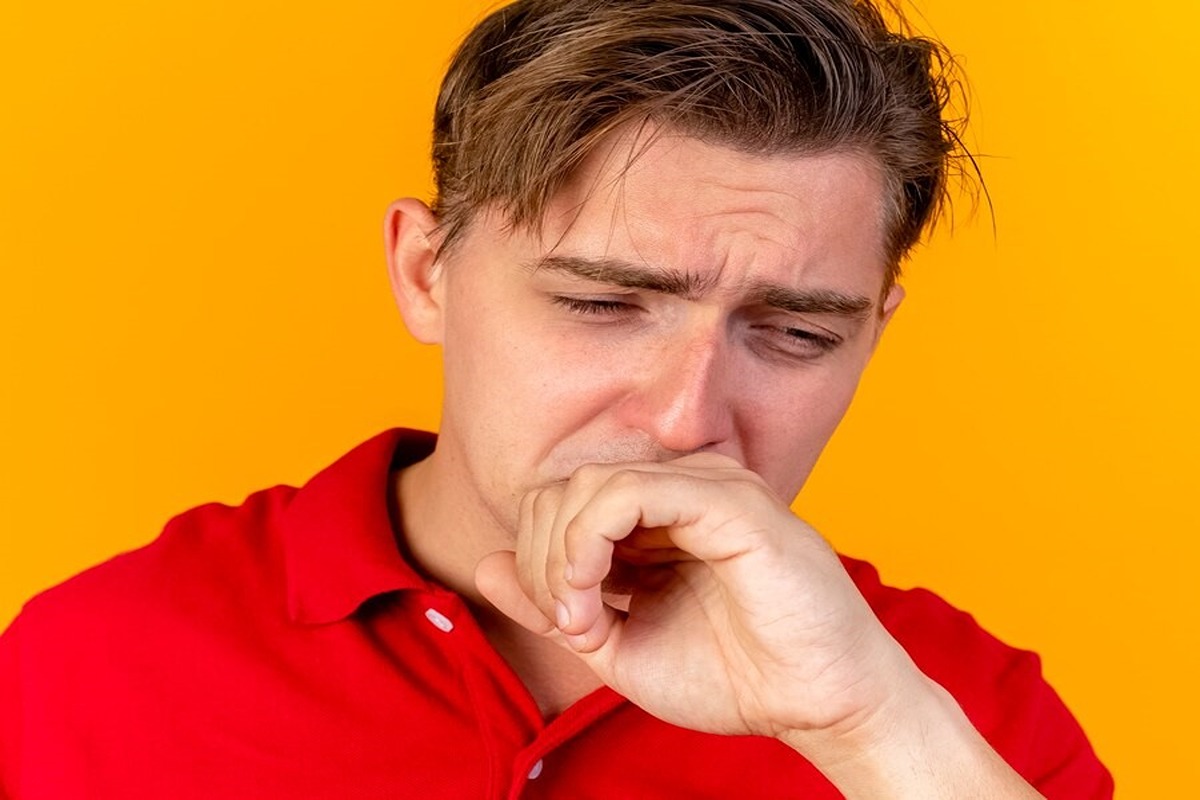 آیا ایمپلنت دندان باعث بوی بد دهان می شود