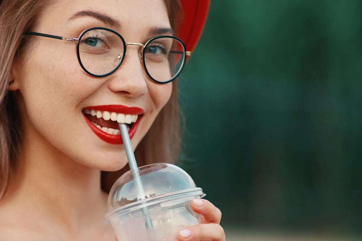 تاثیر رژیم غذایی و سبک زندگی بر طول عمر روکش دندان
